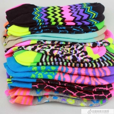 5毛襪子批發全攻略 廠家直銷庫存襪子，全棉滌棉混批一站購