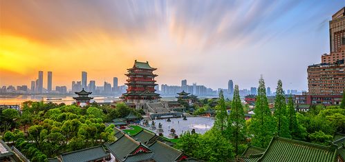 重塑城根,標(biāo)定封面,南昌萬(wàn)壽宮街區(qū)的品牌之道